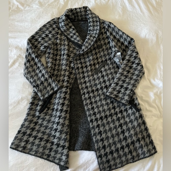 Tahari Wool Peacoat NWT - Picture 1 of 4